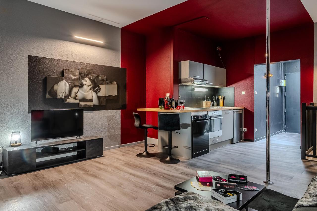 Cocon Sensuel - 50 Nuances - Les Cocons De Nath Apartment Montbeliard Bagian luar foto