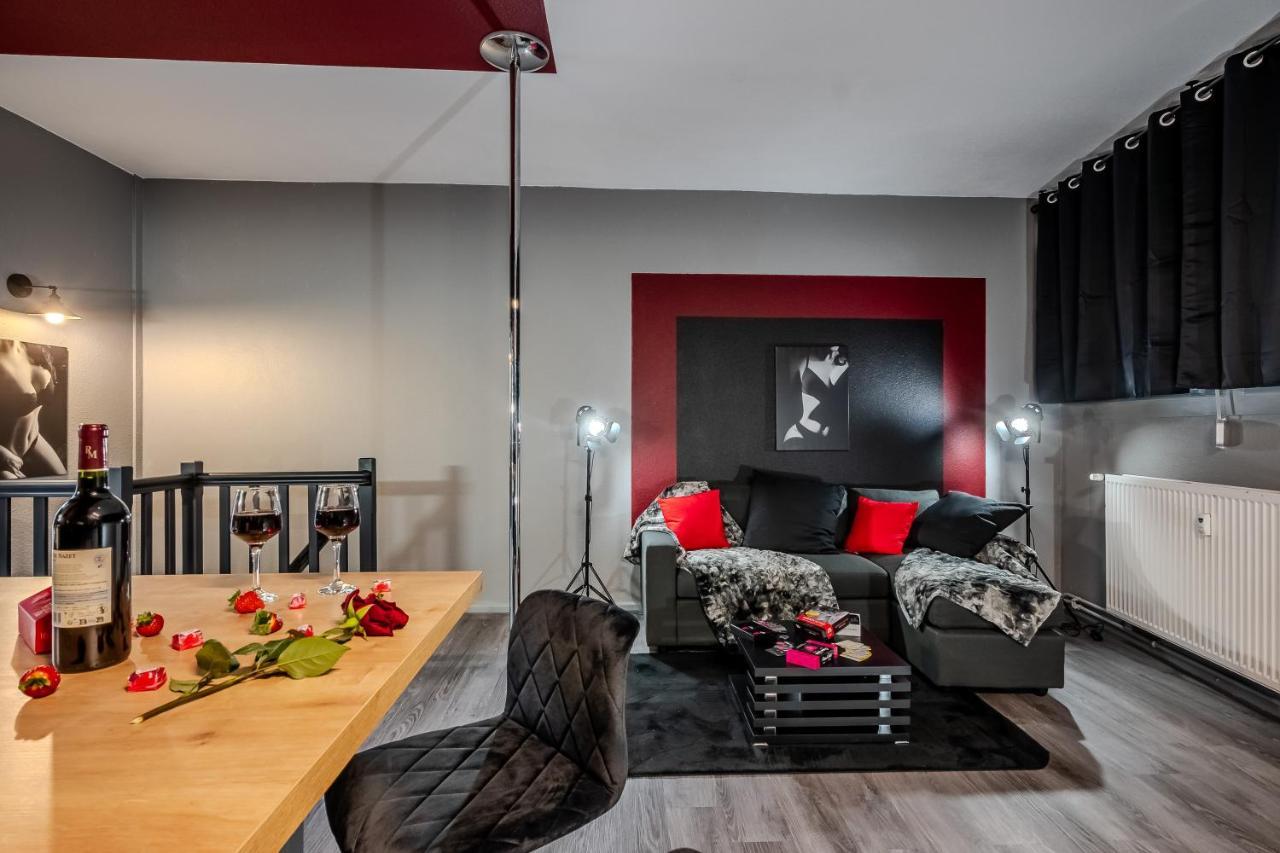 Cocon Sensuel - 50 Nuances - Les Cocons De Nath Apartment Montbeliard Bagian luar foto