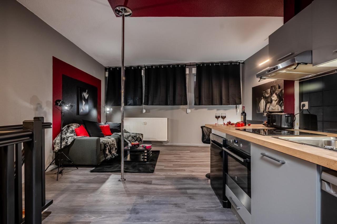 Cocon Sensuel - 50 Nuances - Les Cocons De Nath Apartment Montbeliard Bagian luar foto