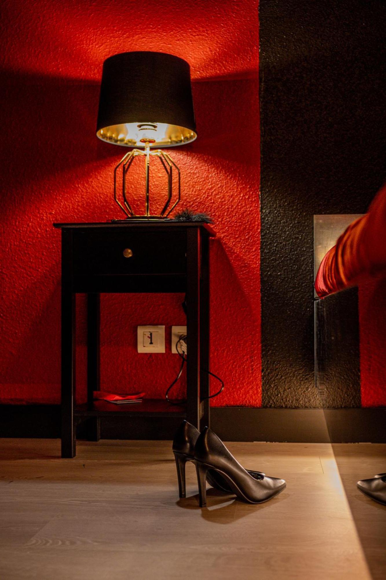 Cocon Sensuel - 50 Nuances - Les Cocons De Nath Apartment Montbeliard Bagian luar foto
