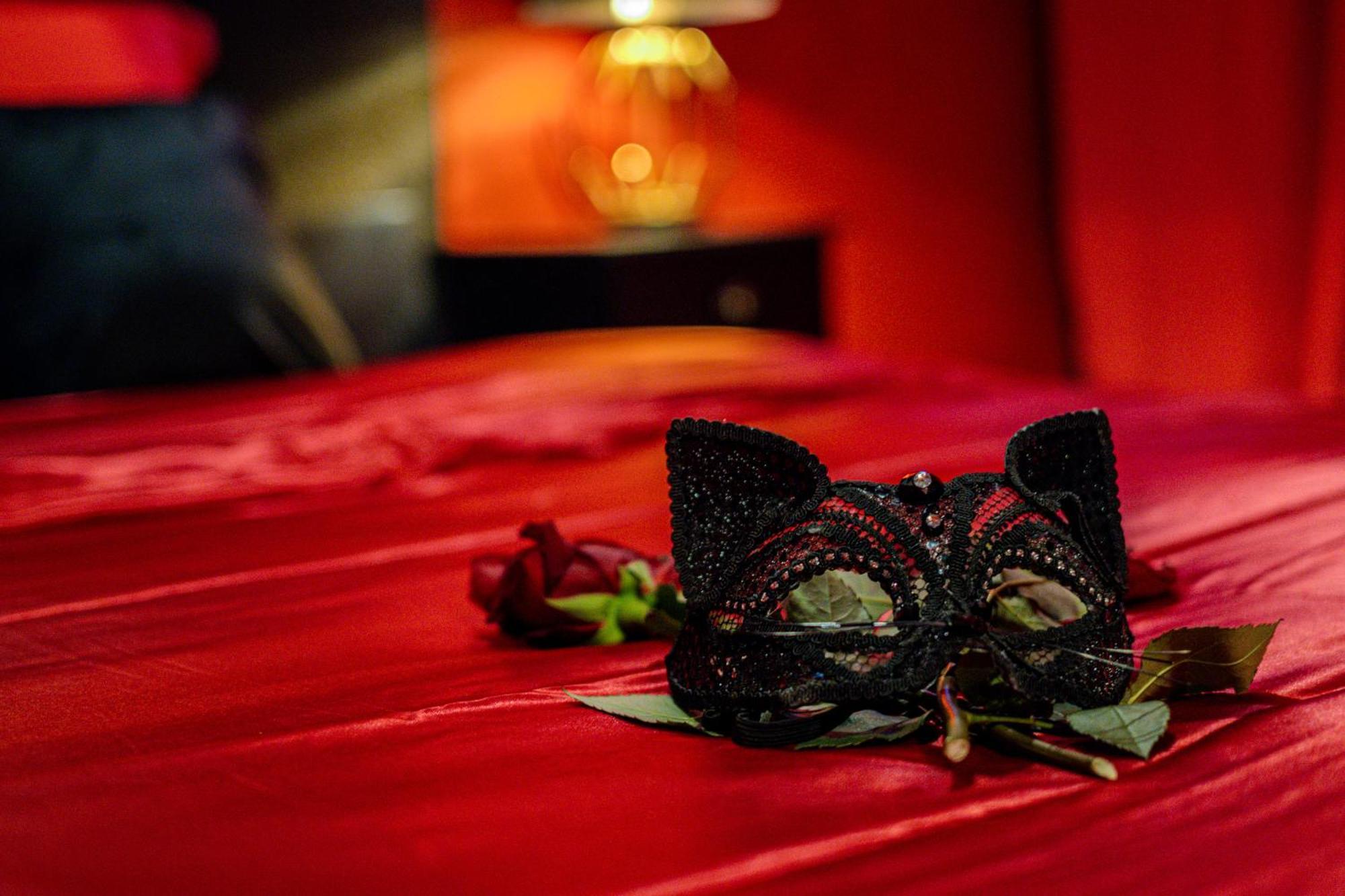 Cocon Sensuel - 50 Nuances - Les Cocons De Nath Apartment Montbeliard Bagian luar foto