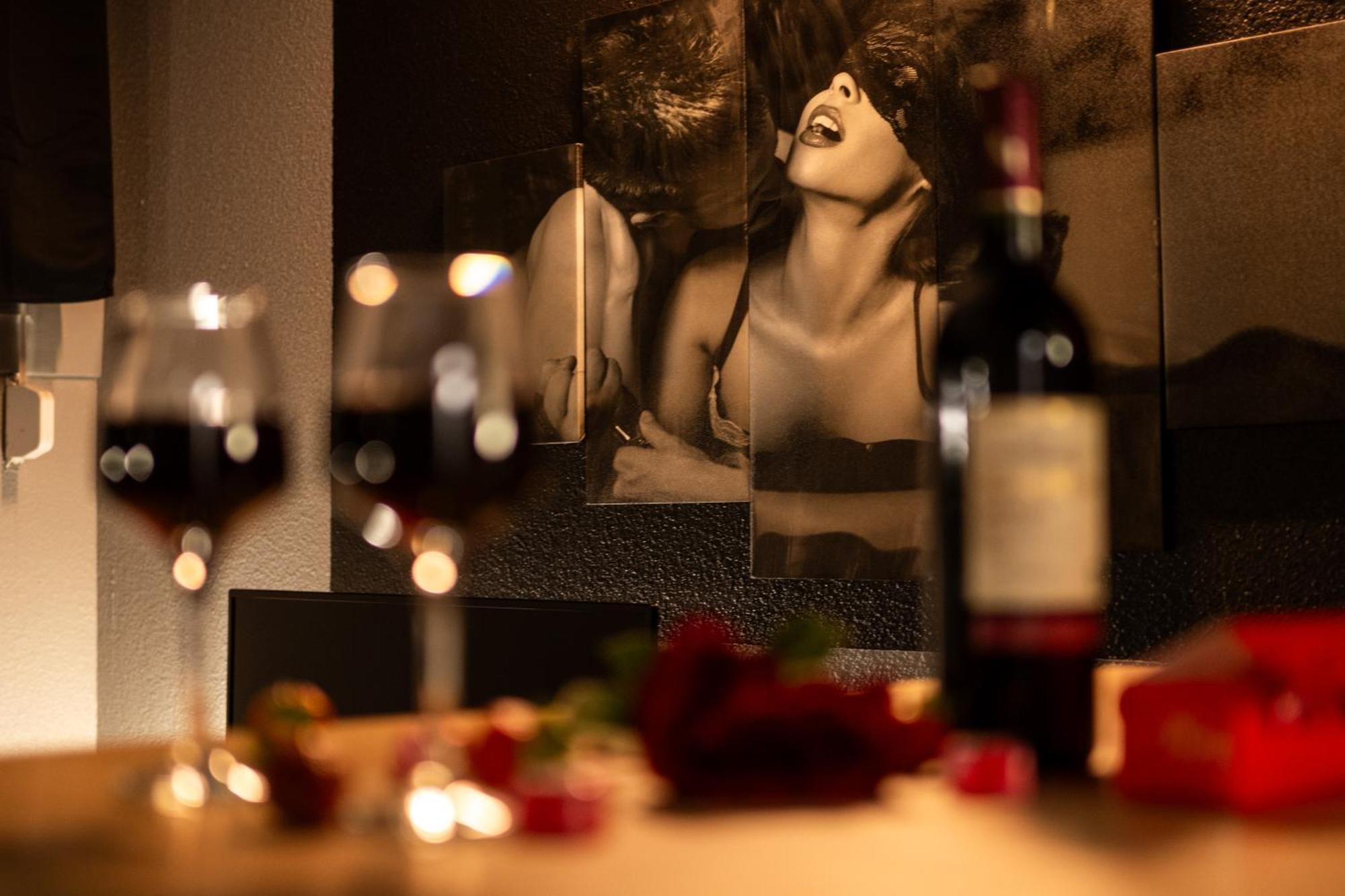 Cocon Sensuel - 50 Nuances - Les Cocons De Nath Apartment Montbeliard Bagian luar foto